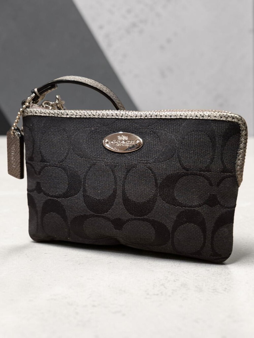 Coach Signature Corner Zip Wristlet